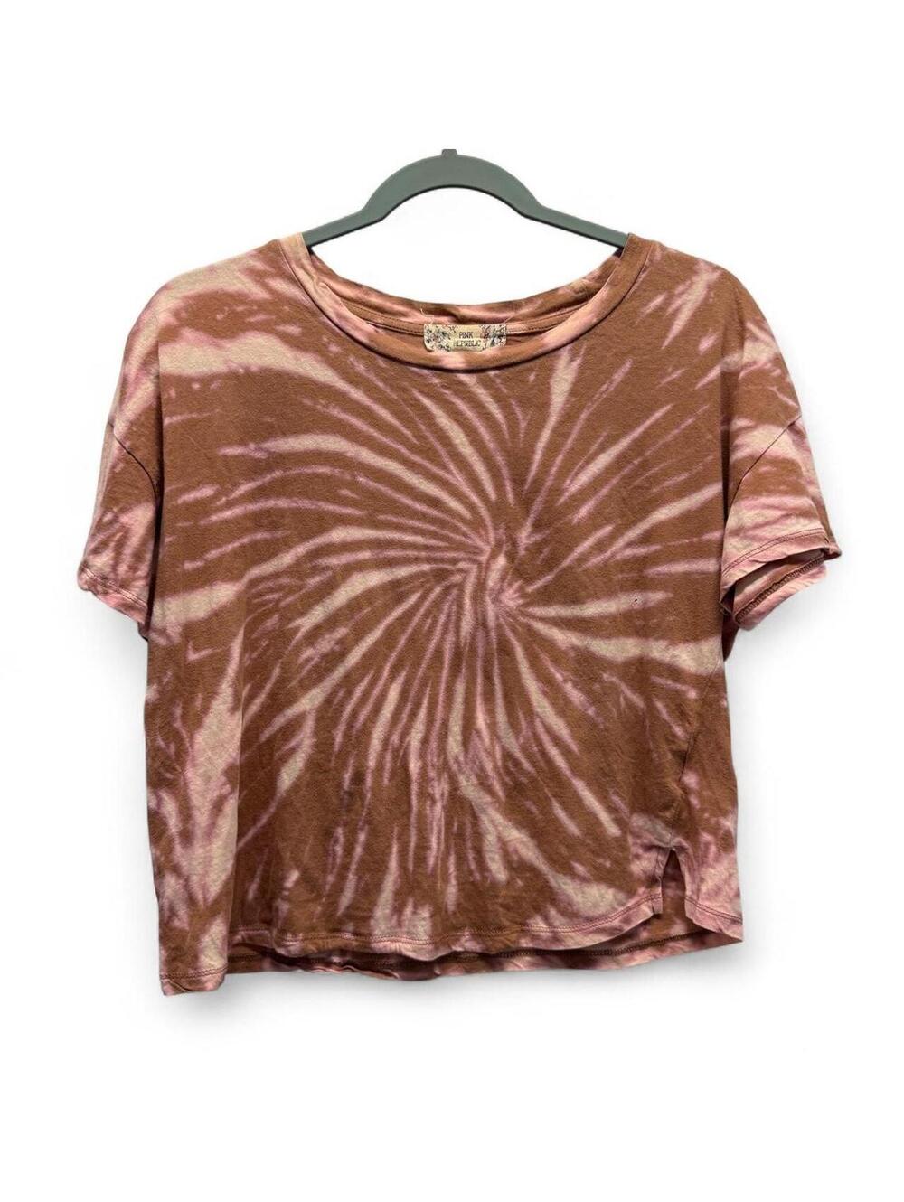 Pink Republic Crop-top
